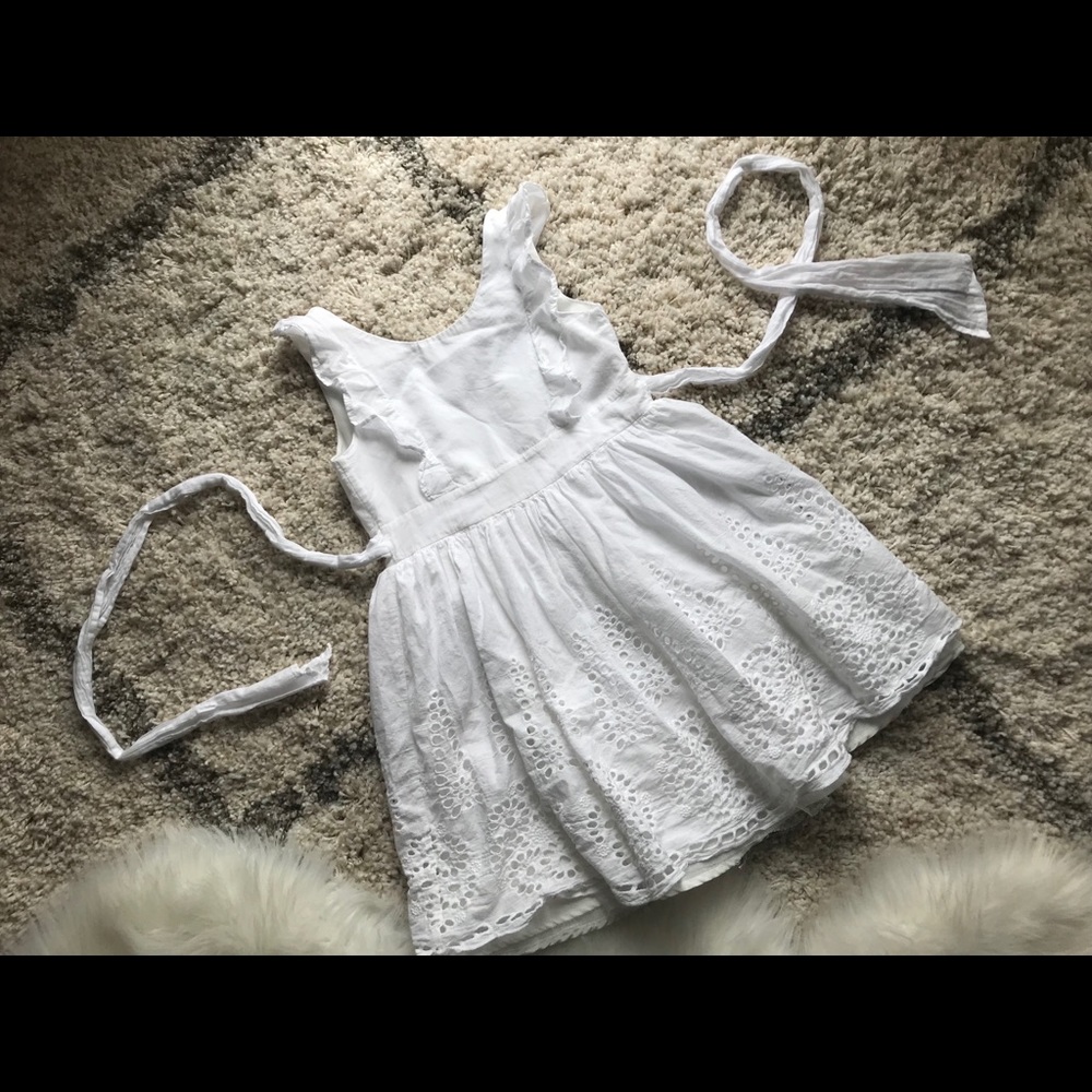 Girls size 6/6x white eyelet dress worn once